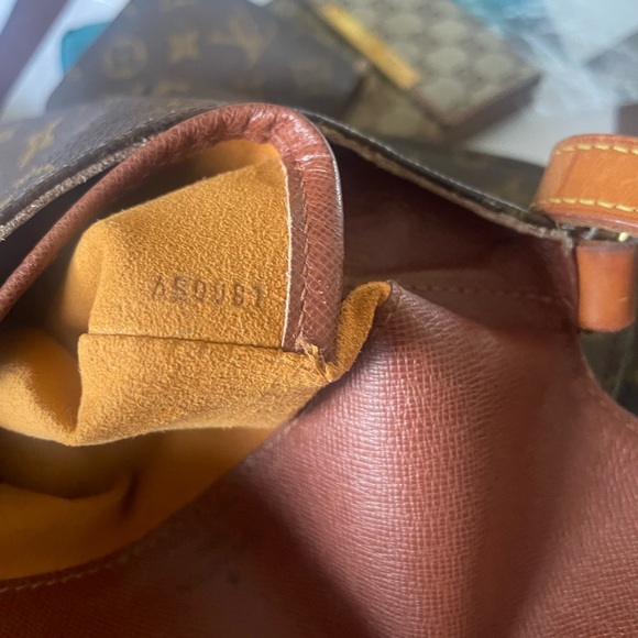 Authentic Louis Vuitton Musette - Picture 10 of 14